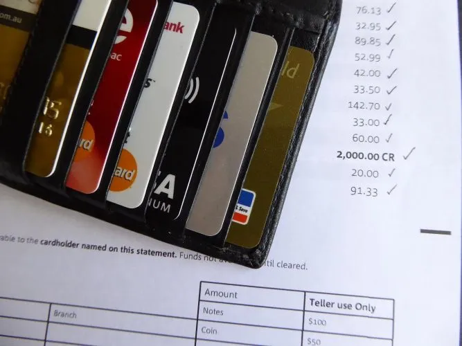 Quelle banque en ligne choisir pour ouvrir un PEA?