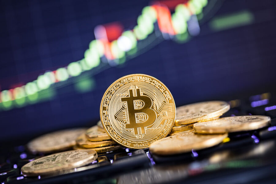 bitcoin, digital currency in which transactions can be carried out without the need for a central bank