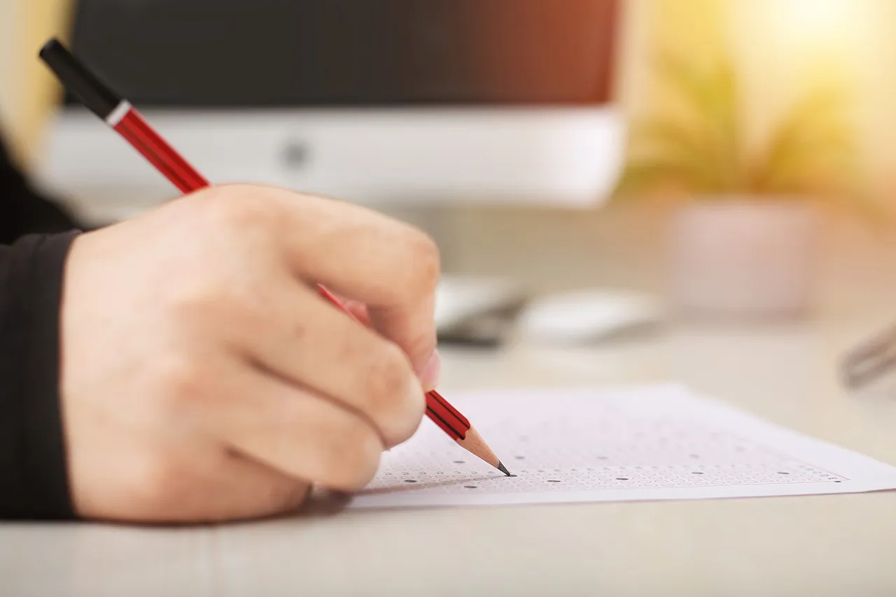 Les règles de validité d’un chèque : un guide financier simplifié