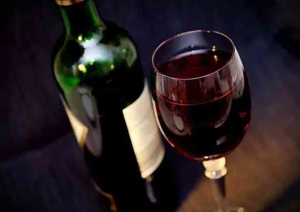 highcompress_wine-541922_640