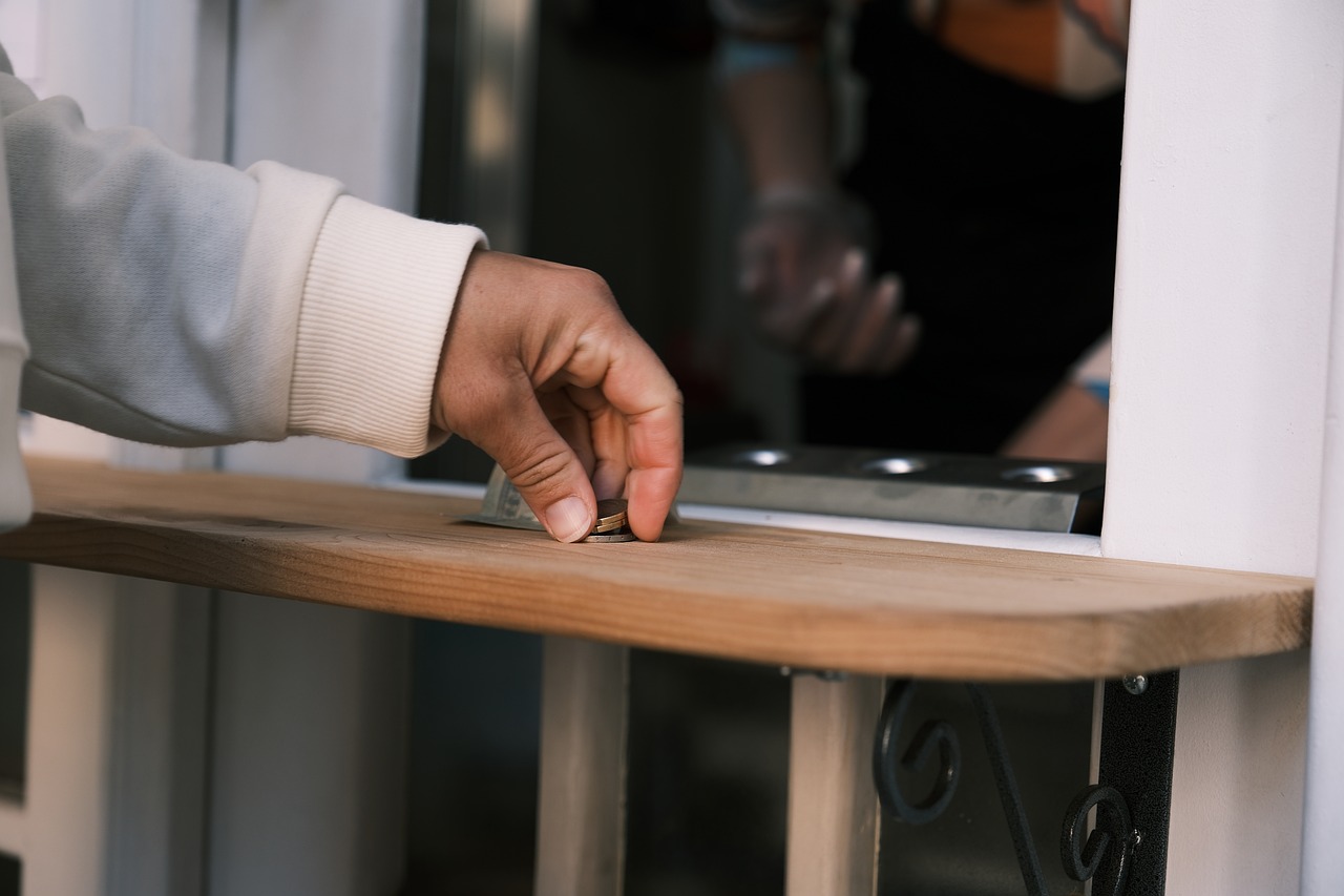 La loi et l’argent liquide : combien pouvez-vous transporter sans enfreindre les règles?