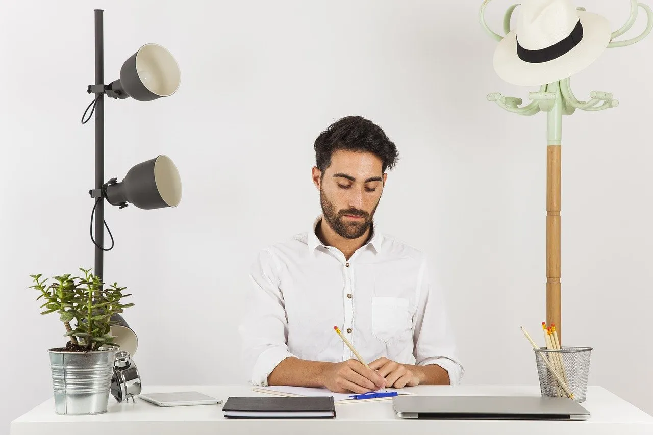 Quelles sont les clés pour surmonter les défis d’une reconversion sans diplôme ?