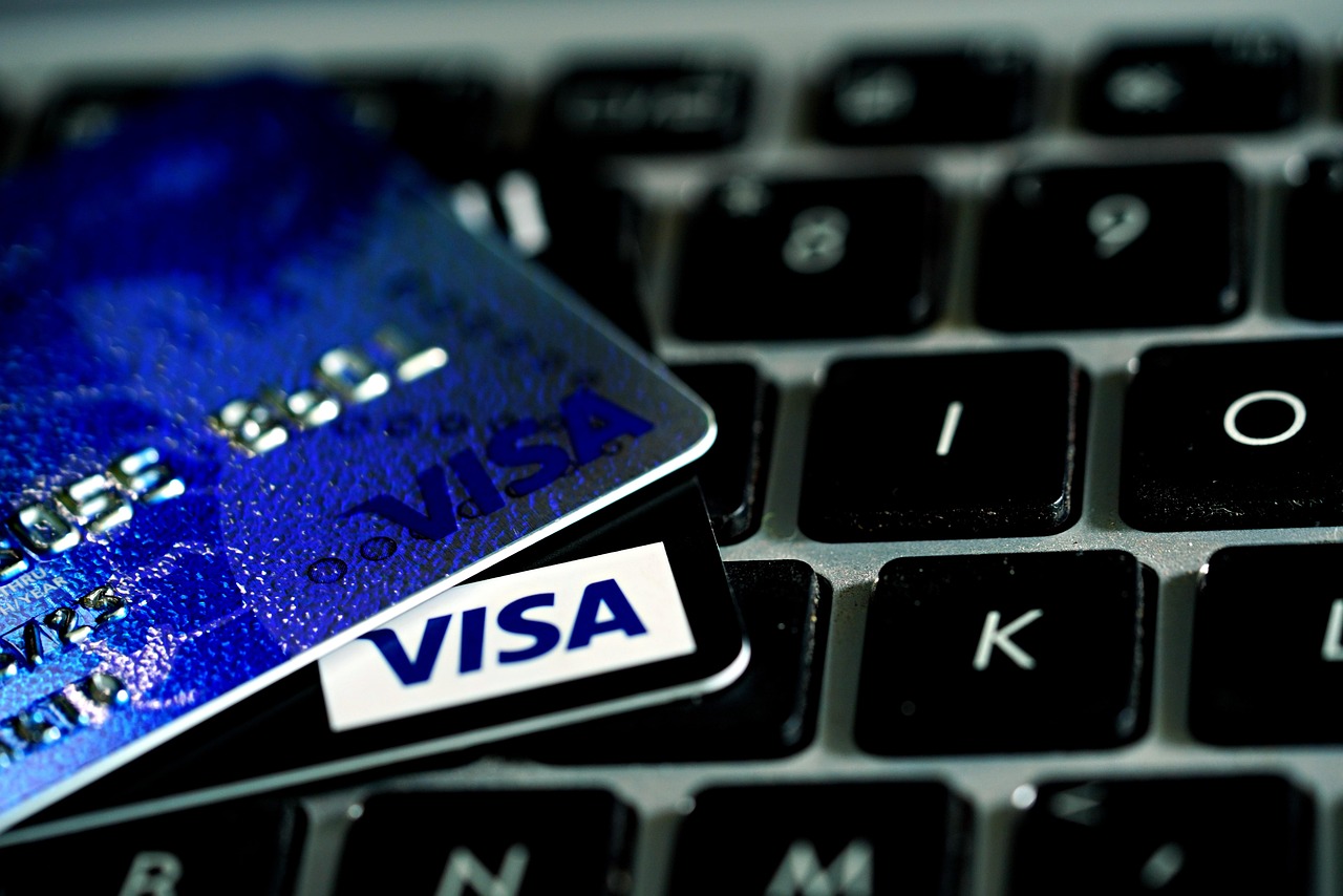 Carte bancaire pour ado : un outil pratique pour initier les jeunes à la gestion de leur argent