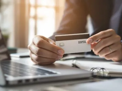 Carte_bancaire_pro_:_les_7_critères_pour_faire_le_bon_choix carte bancaire pro