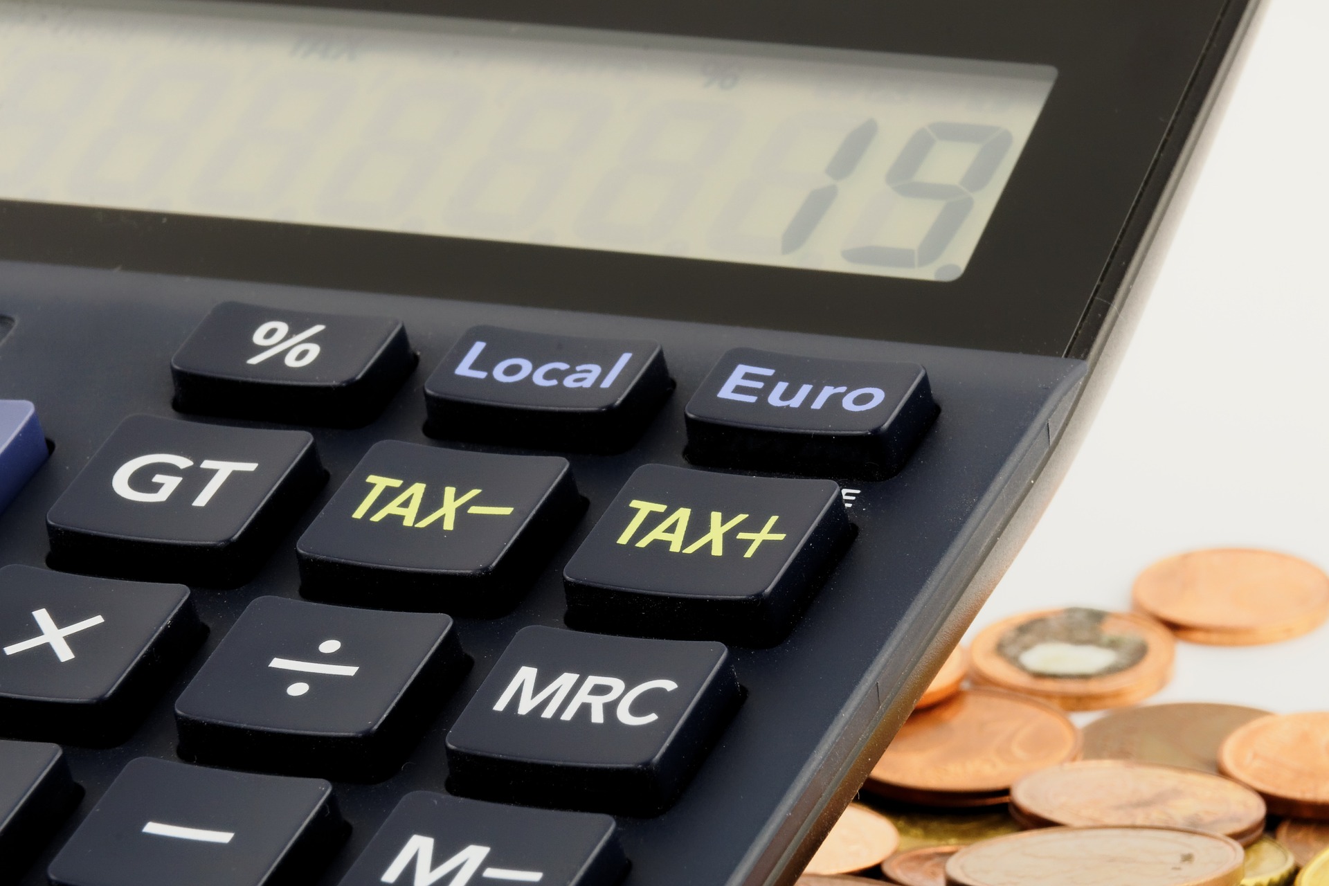 Les astuces fiscales : Comment échapper à un fardeau fiscal écrasant lors de la vente d’un terrain financé par le propriétaire