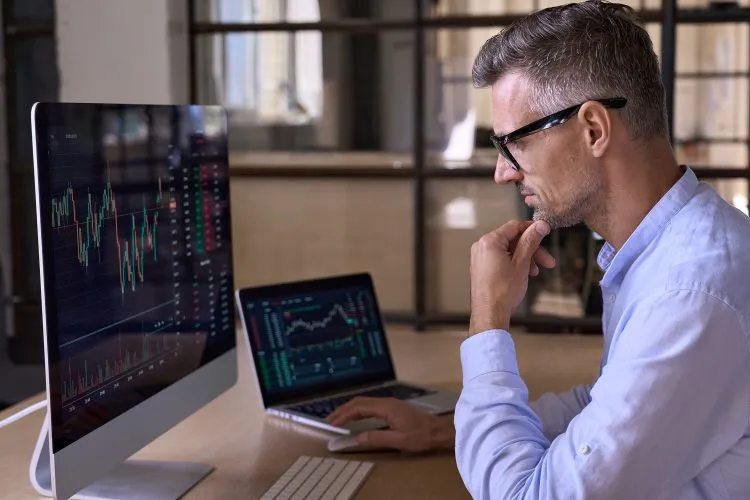 Faut-il investir en bourse en 2022 ?