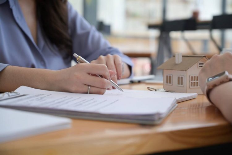 Comment investir dans l’ancien sans tracas ?