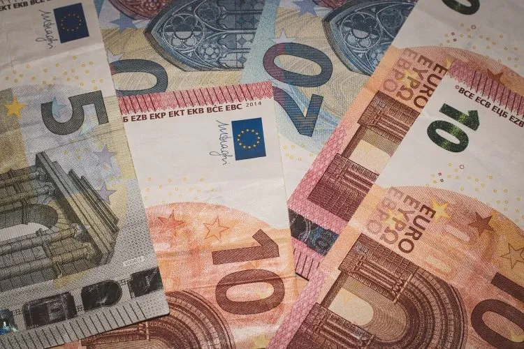 Vivre avec 1000 euros par mois