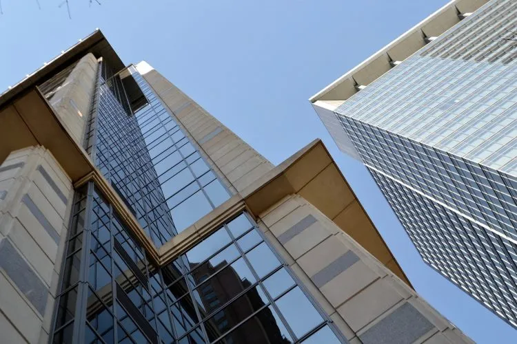 Comment estimer un bien commercial libre?